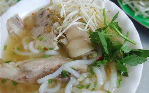 Bánh Canh Cô Liên - Y Jút