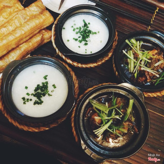 Cháo ngão, xôi xiếc, bánh đa đánh điếc, bún biếc các loại...