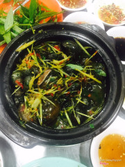 Ốc bưu hấp sả