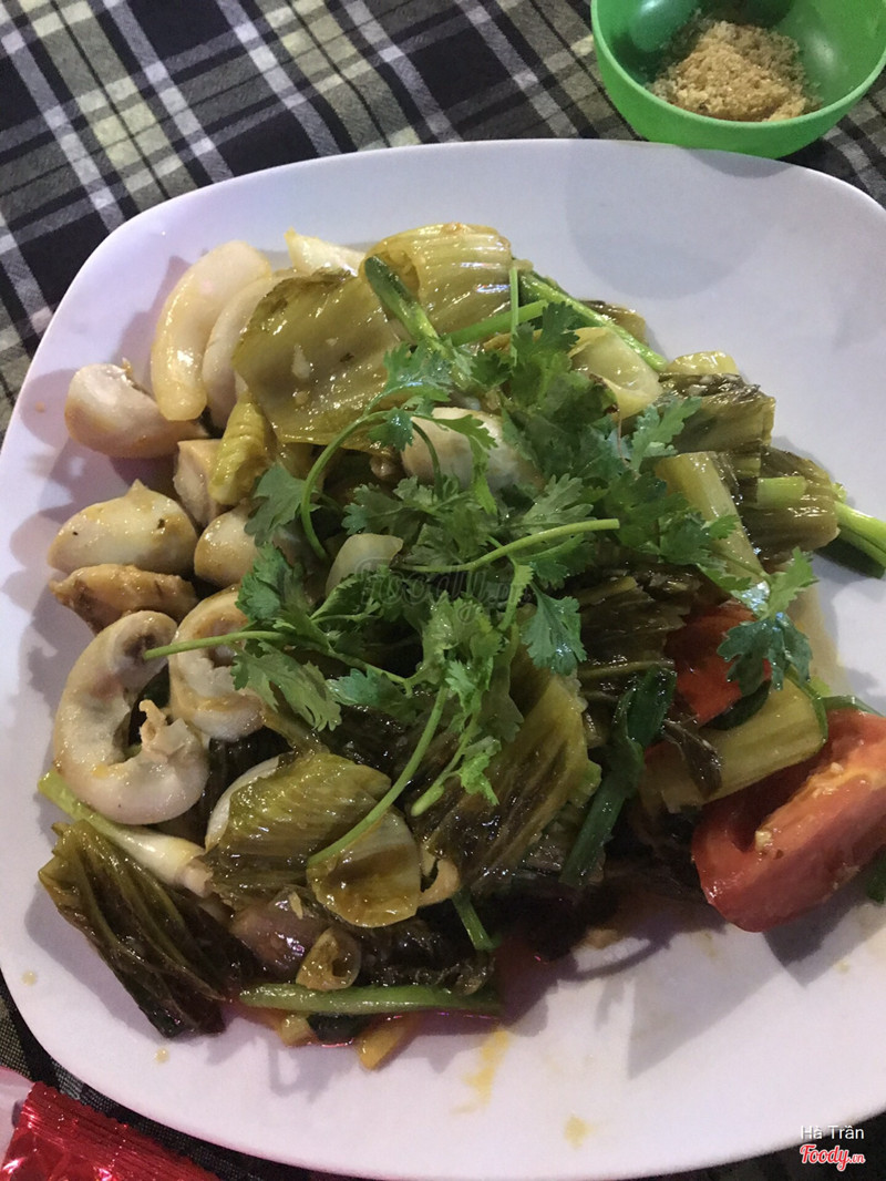 Dồi trường xào cải chua