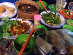 Lưỡi vịt sa bô, tàu hủ chiên xả, rau muống xào tỏi