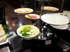 Ba rọi luộc.
Nem chua.
Lỗ tai heo luộc.
Bánh tráng.
Bún tươi.
Khế, thơm, chuối chát, dưa leo