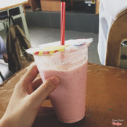 sữa chua dâu tây