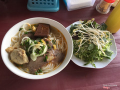 Bún bò 20k, bún bò giò 25k