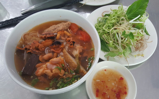 Bún Riêu Dì Sâu