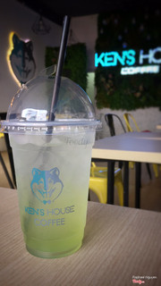 Ly Mojito lòng lề đường của mình! 