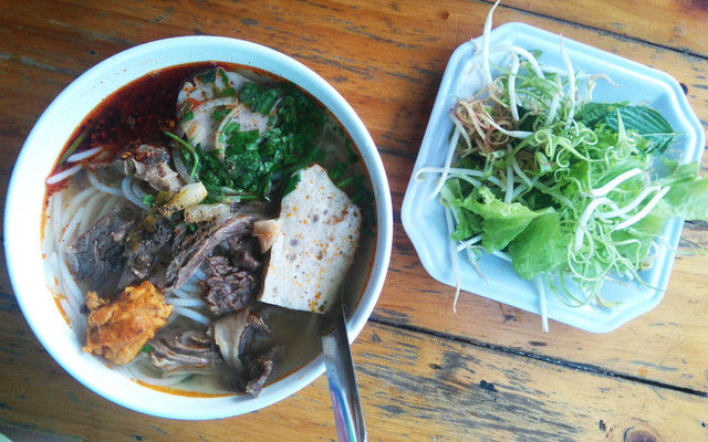 Long Phương - Bún Bò Huế & Bún Riêu Cua