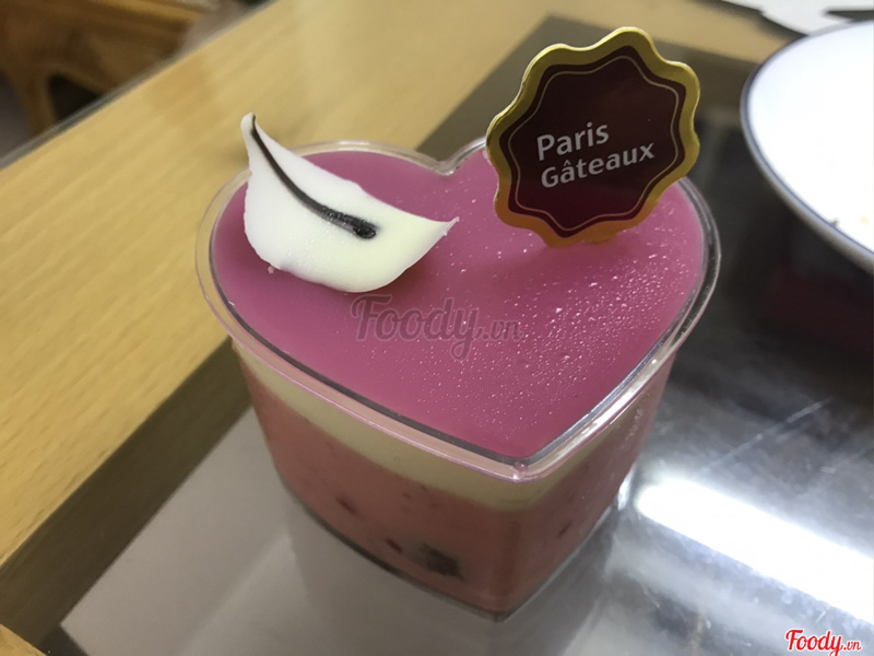 Bánh mousse phúc bồn tử, mình đặt ship đến nhà