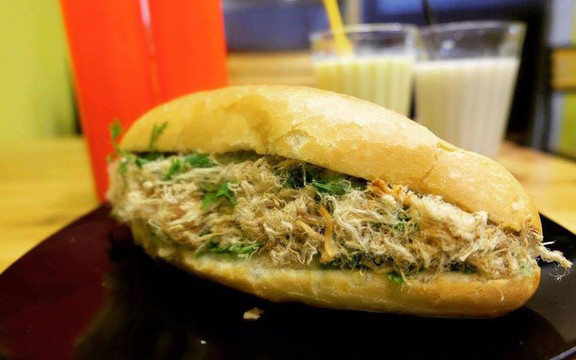 Bánh Mì Chả Lụa & Cá Hộp