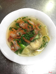 hoành thánh xá xíu