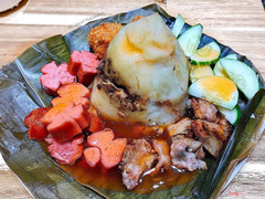 Bánh giò đầy đủ