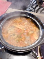 Lẩu mì udon lạ miệng. Nước dùng ngon.