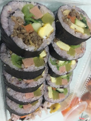 Kimbap bò nhân ú ụ luôn