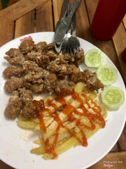 Gà lắc + khoai lắc