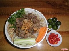 Bún bò xào Nam bộ