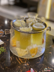 Hình thức cũng ổn mà tiết kiệm đá quá, nước chẳng lạnh chẳng nóng