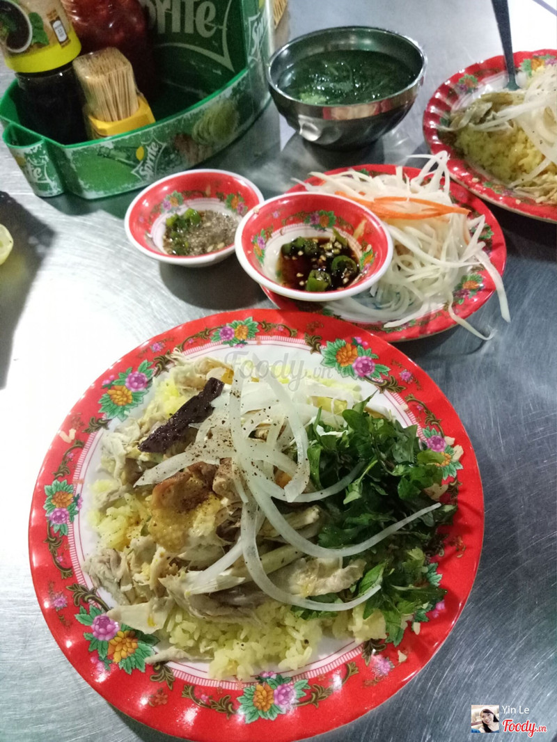 Cơm gà bà Buội