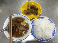 Bún chả cầu đen