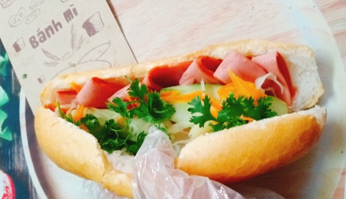 Cô Giang - Bánh Mì & Pate Truyền Thống Nam Định