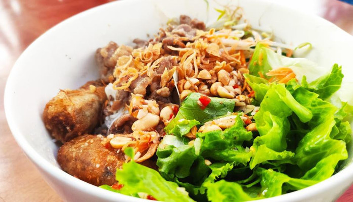 Bếp Nhà Ủn Ỉn - Bún Bò Nam Bộ & Đồ Ăn Vặt