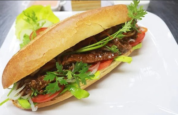 Tiệm Bánh Mì Thịt Nướng 262 - Lê Hồng Phong