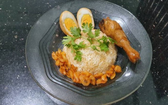 Cơm Ngọc Nữ - 37 Phạm Văn Đồng