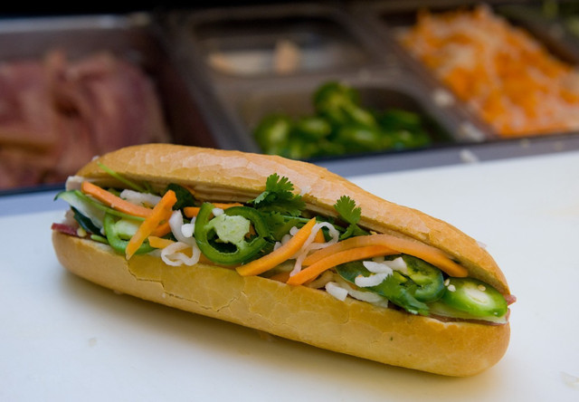 Bánh Canh & Bánh Mì - Cuốn Bình Định Má Lan