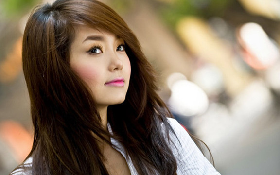 Uốn Tóc Huyền Vân - Phạm Ngọc Thạch