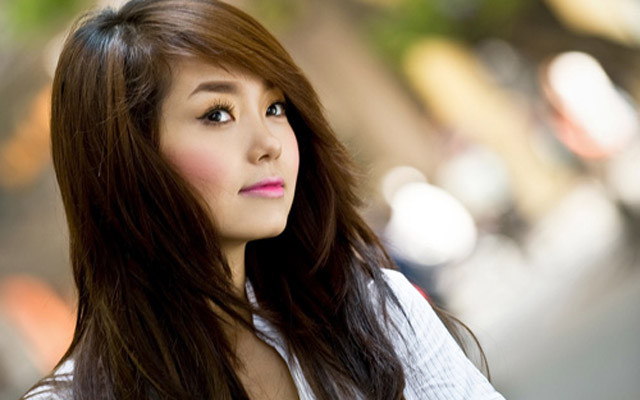 Uốn Tóc Huyền Vân - Phạm Ngọc Thạch