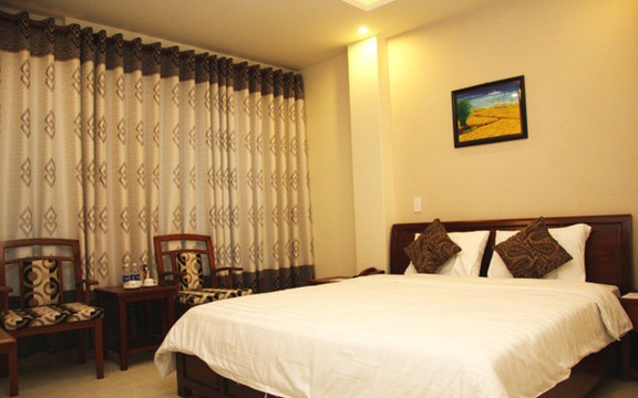 Sunny Beach Hotel - Dương Đình Nghệ