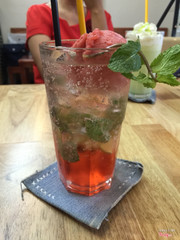 Raspberry mojito