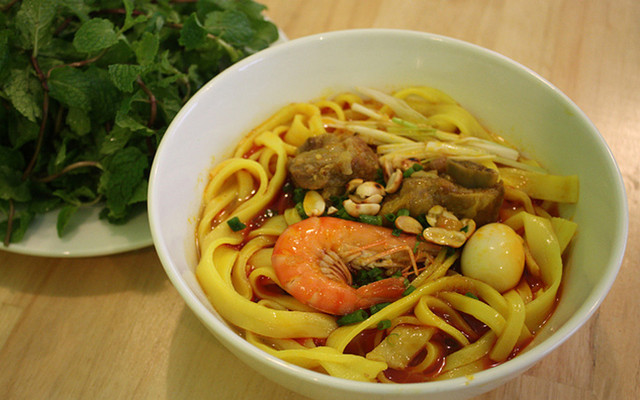 Mì Quảng & Bún Bò 76