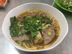 Quán bán cả Bún Bò Huế