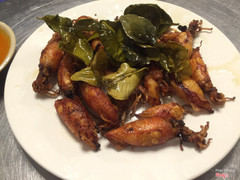 Mực trứng nhỏ tươi rán xém cạnh