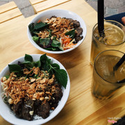 Bún thịt nướng sốt me