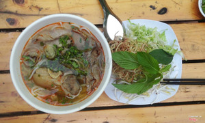 Bún bò Đà Lạt