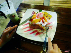 Toast bánh to nhưng mà bánh khô... Nói chung bình thường.