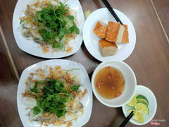 bánh cuốn tôm với chả