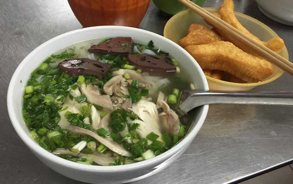 Tám Râu - Phở Gà Ta & Bún Miến Trộn Vịt Quay