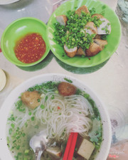 Bánh canh cá ngon toẹt vời mặc dù nhìn như sợi bún ❤️❤️❤️