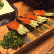 Sushi trứng cá