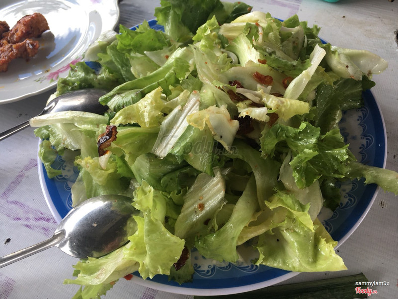 Rau trộn đơn giản, nhưng rất vừa vị, lại tươi mát lạnh, chưa thấy quán/NH nào ở ĐL làm ngon hơn