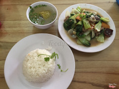 Cơm bò xào canh khổ qua