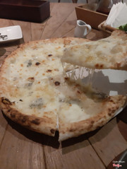 Pizza 4 cheese