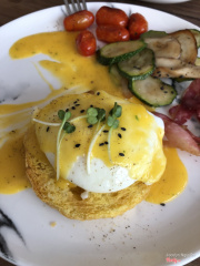 Egg benedict. 