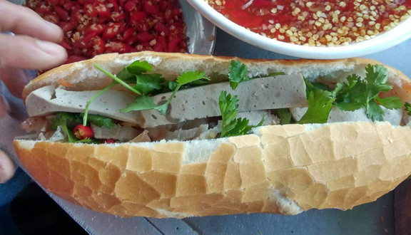 Bánh Mì Chị Huệ