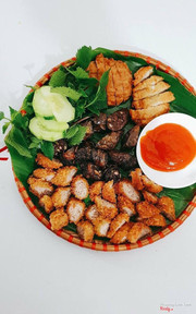 Suất gọi thêm (chả cốm, dồi và nem chua rán)