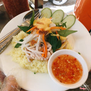 Cơm gà xé 