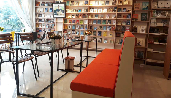 Bika - Books & Coffee