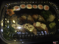 Set sushi cá hồi lươn.